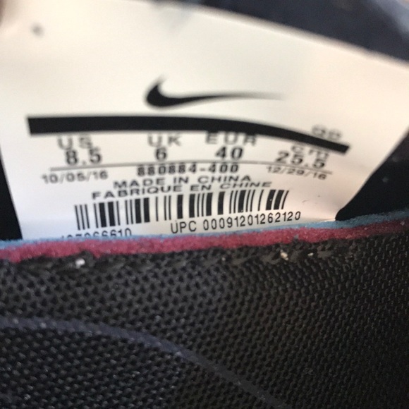 New! *Last Pair !* Nike Women's  Modairna in Navy - Picture 8 of 8